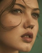 牙缝超模leila怎么样？揭秘牙缝超模leila的超模之路，leila个人资料分享