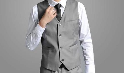 夏天结婚新郎穿什么