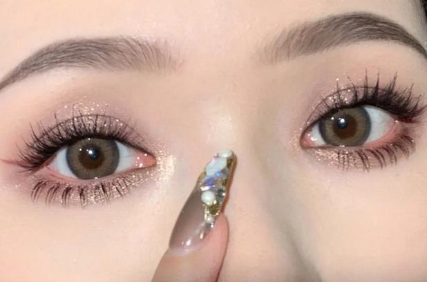 上海割双眼皮的费用