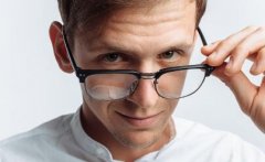 如何恢复近视眼？近视眼什么原因造成的呢！