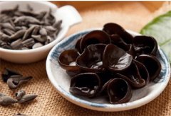 吃黑木耳有什么好处？能起到补血的作用吗？作用揭秘~