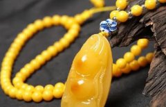 蜜蜡是世界上最轻的宝石?让你真正了解什么是蜜蜡！