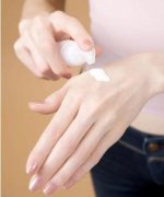 手部去角质的方法有哪些？手部角质形成原因是什么？超详细解答~