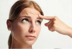 怎么消除额头纹？4种去额头纹小妙招！告别皱纹烦恼！