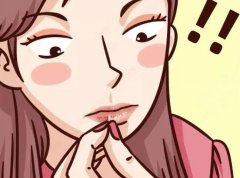 嘴唇干裂脱皮怎么办？有什么好的方法护理？求介绍